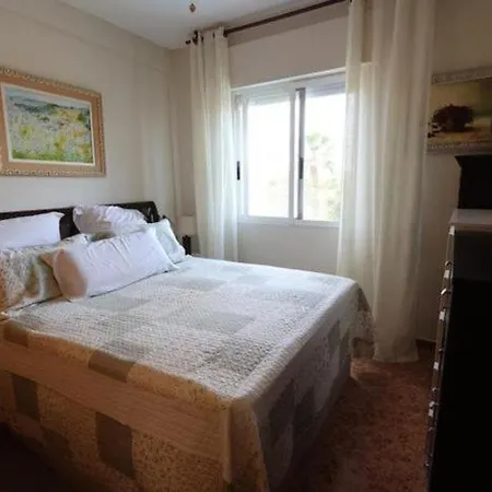 Admire Pleasant Views And A Great Location ! *