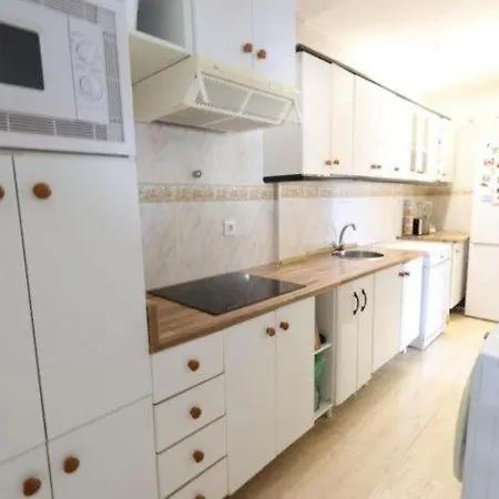 Guest house Admire Pleasant Views And A Great Location ! *