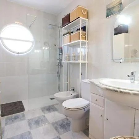 Admire Pleasant Views And A Great Location ! Guest house Hersonissos (Crete)